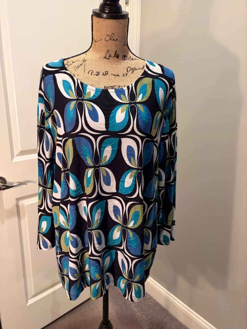 JM Collection Navy, Teal and White Geometric Scoop Neck Long Sleeve Top